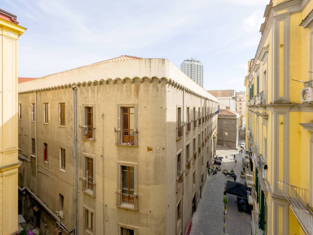 Appartamento a Napoli in Via Santa Maria la Nova, 32 - Foto 4