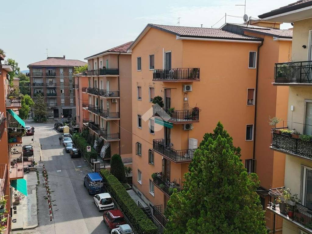 Appartamento a Verona in Via Valentino Alberti, 3 - Foto 2