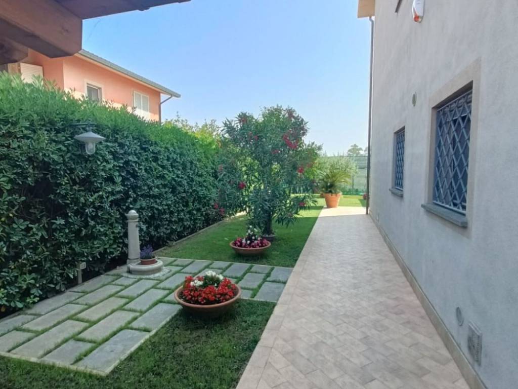 Appartamento a Pontedera in Via del Podere - Foto 3