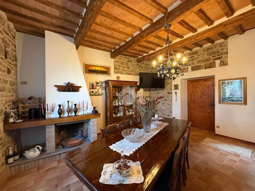 Appartamento a Gubbio in Frazione Casamorcia - Foto 4