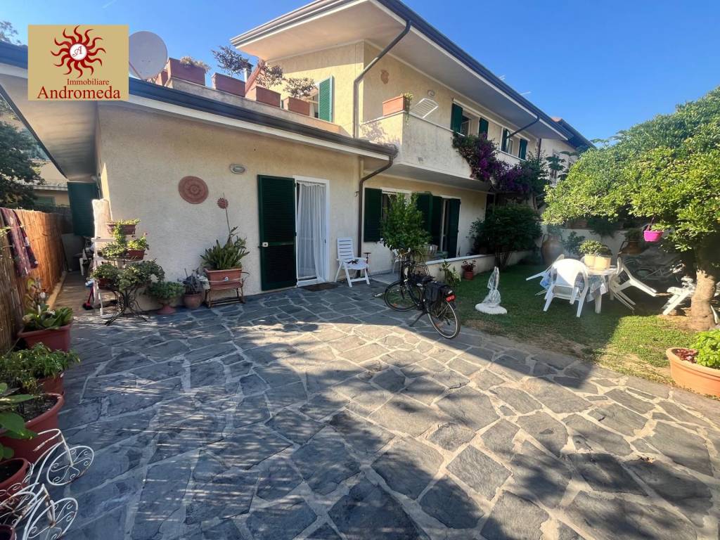 Villa a Forte dei marmi in Via Francesco Carrara - Foto 2
