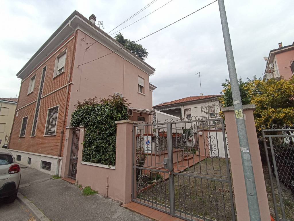 Villa a Ferrara in Viale dei Mille - Foto 2