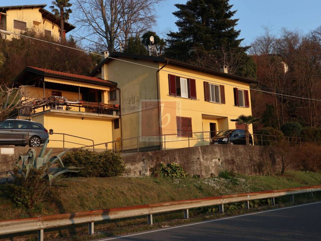 Villa a Leggiuno in Via Verbano, 76 - Foto 4
