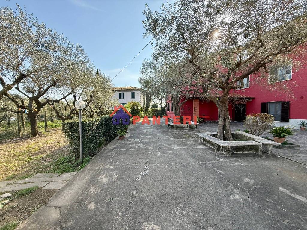 Villa a Pescia in Via Gioacchino Rossini, 3 - Foto 3