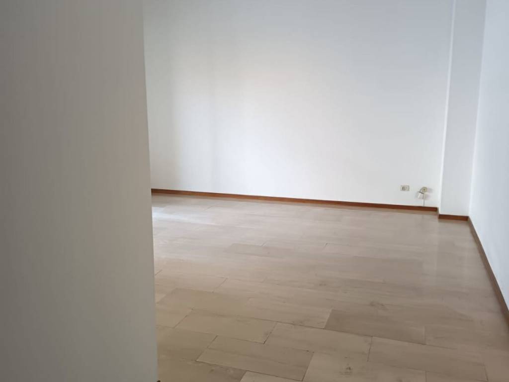 Appartamento a Rho in Via Lainate, 62 - Foto 2