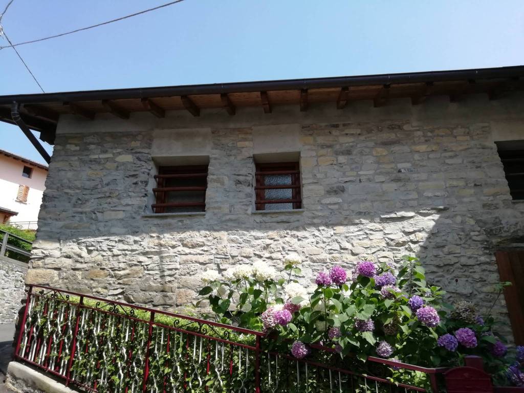 Casa indipendente a Cerano d'intelvi in Via Latteria, 22 - Foto 3