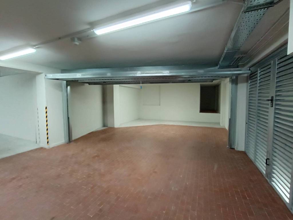 Box / garage a Como in Via Santo Garovaglio, 28 - Foto 2