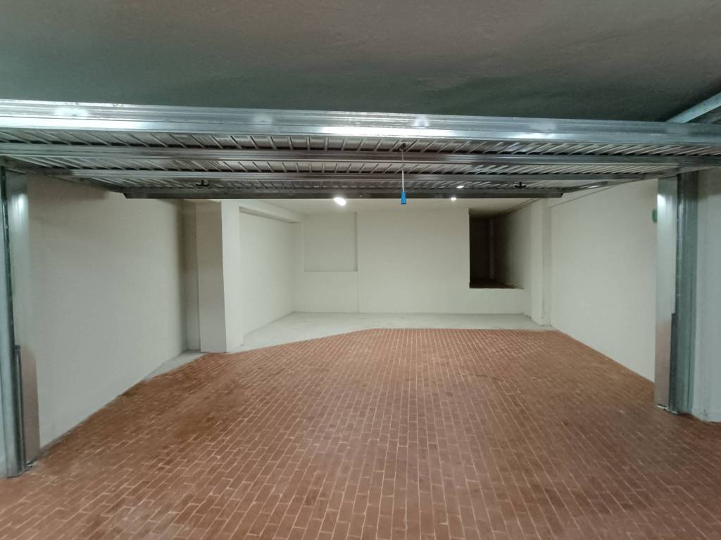 Box / garage a Como in Via Santo Garovaglio, 28 - Foto 3