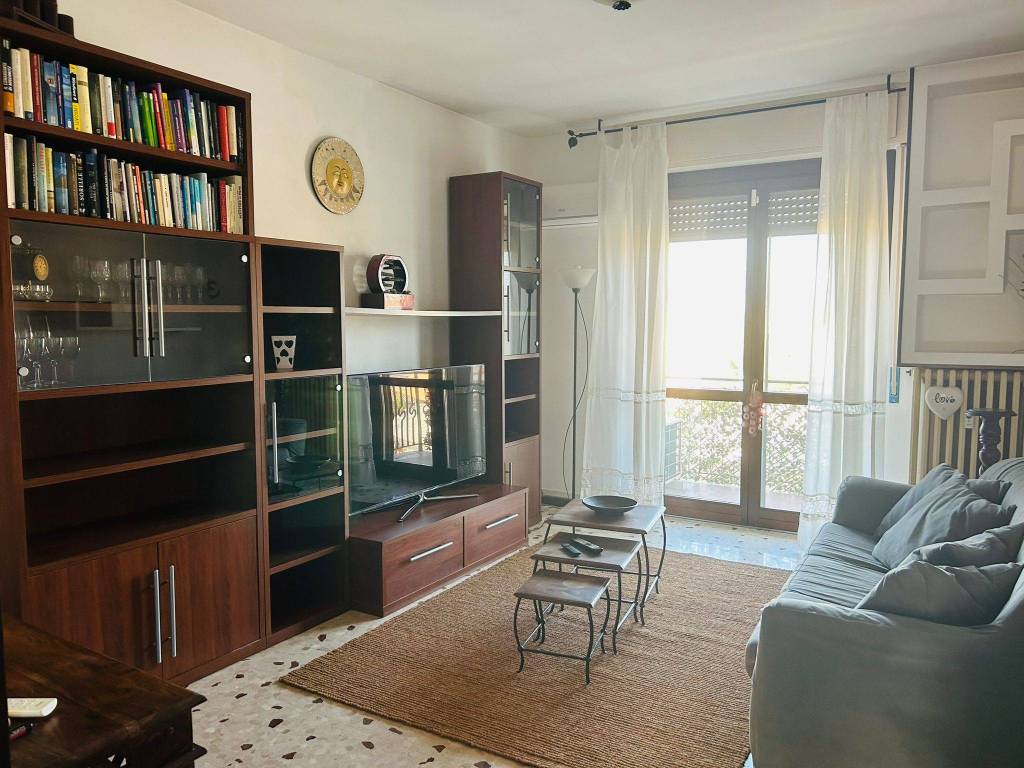 Appartamento a Novara in Via Giovanni Battista Bazzoni, 8 - Foto 2
