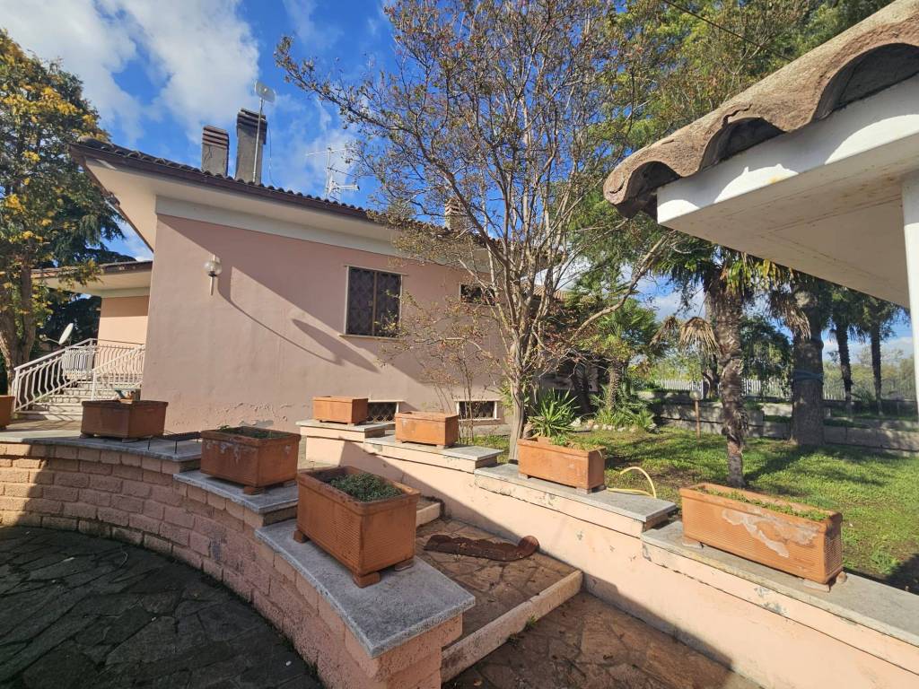 Villa a Sessa aurunca in Via Arianuova, 23 - Foto 5