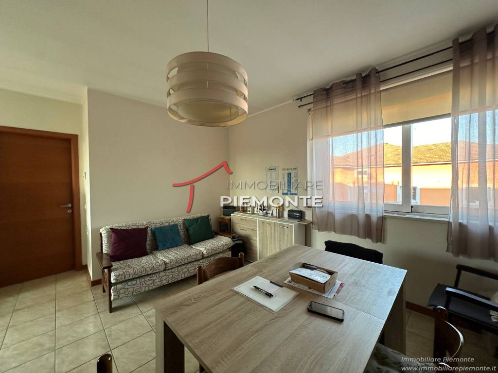 Appartamento a Borgomanero in Via Giuseppe Verdi, 92 - Foto 2