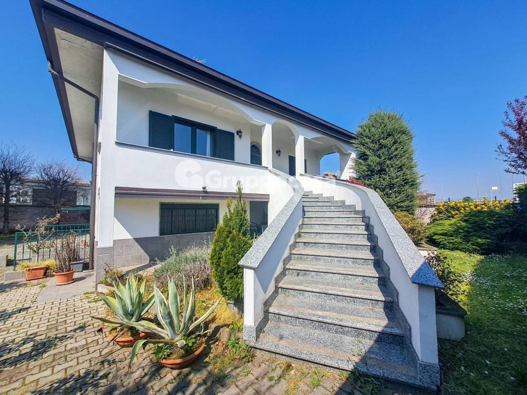 Villa a Magenta in Strada Robecco, 10 - Foto 2