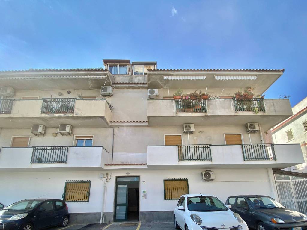 Appartamento a Giardini-naxos in Via Alcantara - Foto 2