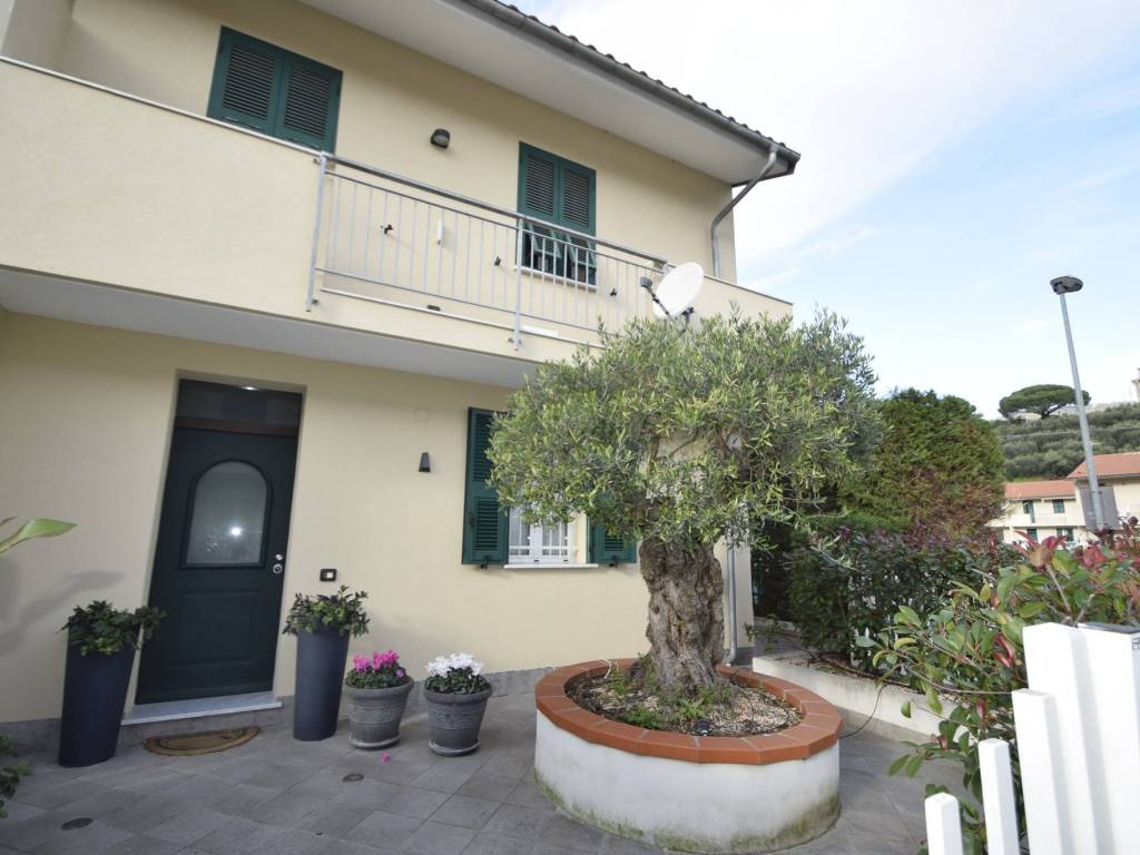 Villetta a schiera a Spotorno in Via Coreallo, 10 - Foto 2