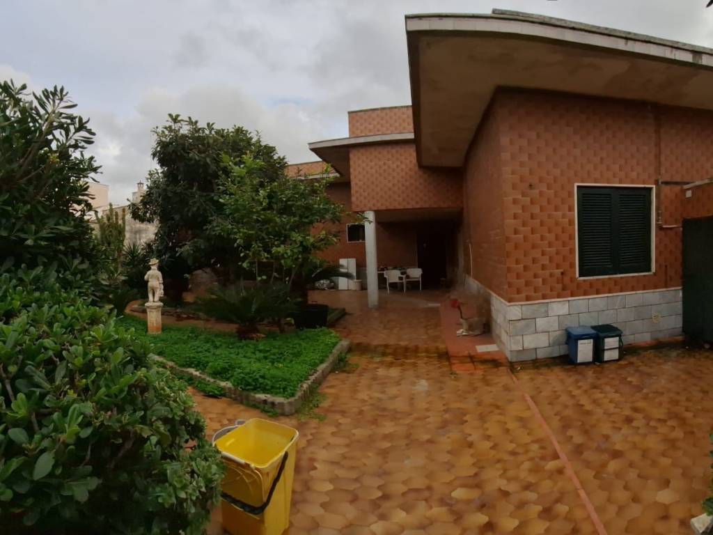 Villa a Lizzanello in Via Andrea Doria - Foto 2