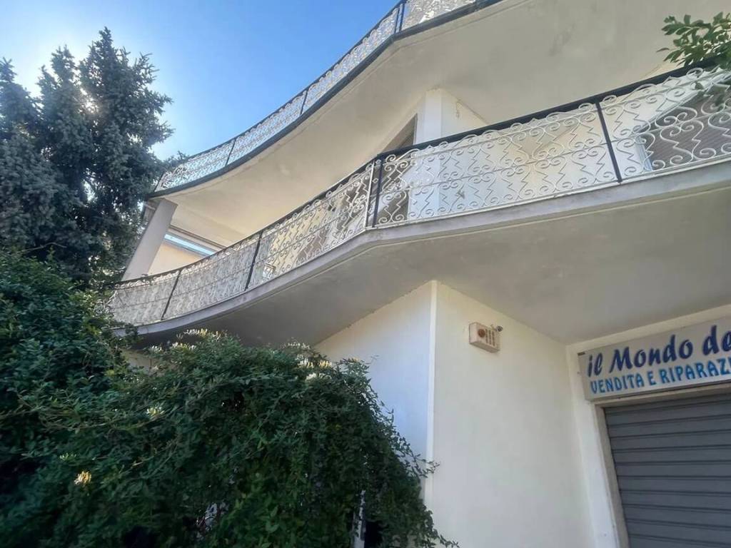 Villa a Rotonda in Via Roma S.N.C. - Foto 2