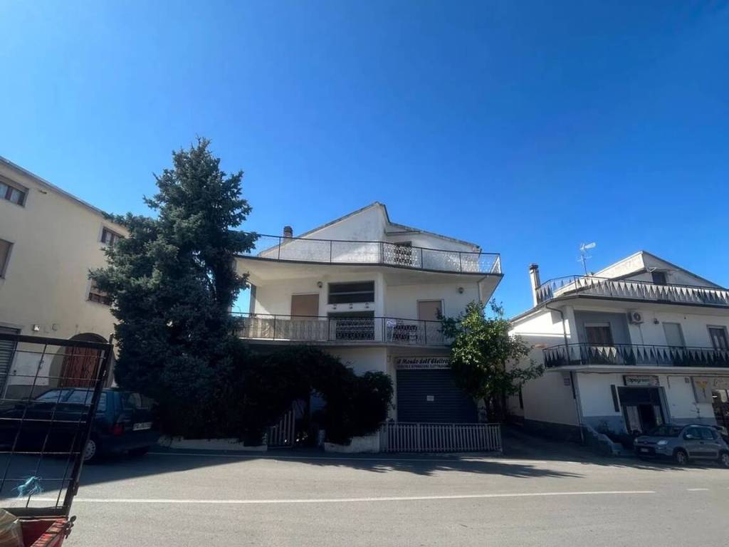 Villa a Rotonda in Via Roma S.N.C. - Foto 5