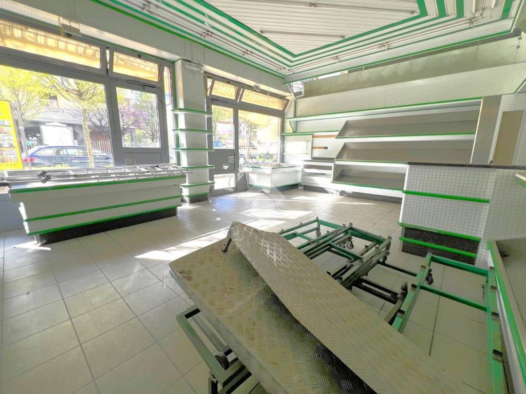 Immobile a Sondrio in NEGOZIO viale Milano, 18 - Foto 3