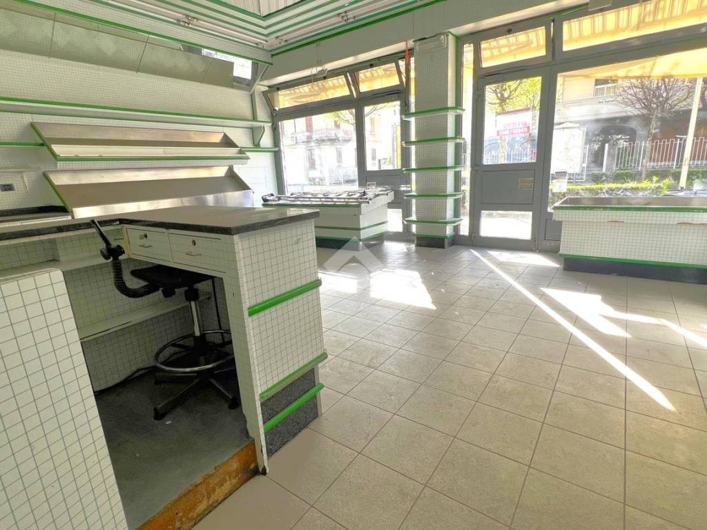 Immobile a Sondrio in NEGOZIO viale Milano, 18 - Foto 4