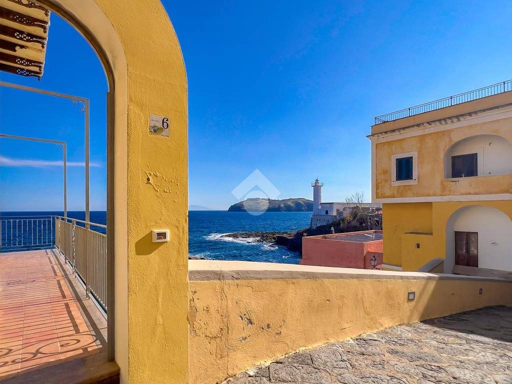 Appartamento a Ventotene in Via Rampe Marina, 7 - Foto 4