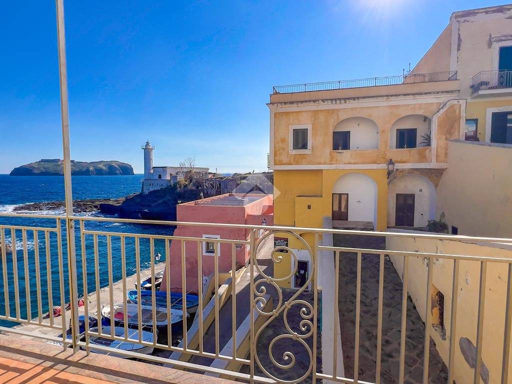 Appartamento a Ventotene in Via Rampe Marina, 7 - Foto 5