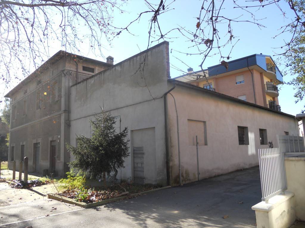 Palazzo / stabile a Perugia in Via Alessandro Manzoni - Foto 2