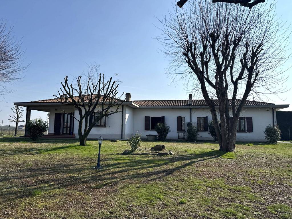 Villa a Soliera in Via Canale, 50 - Foto 2