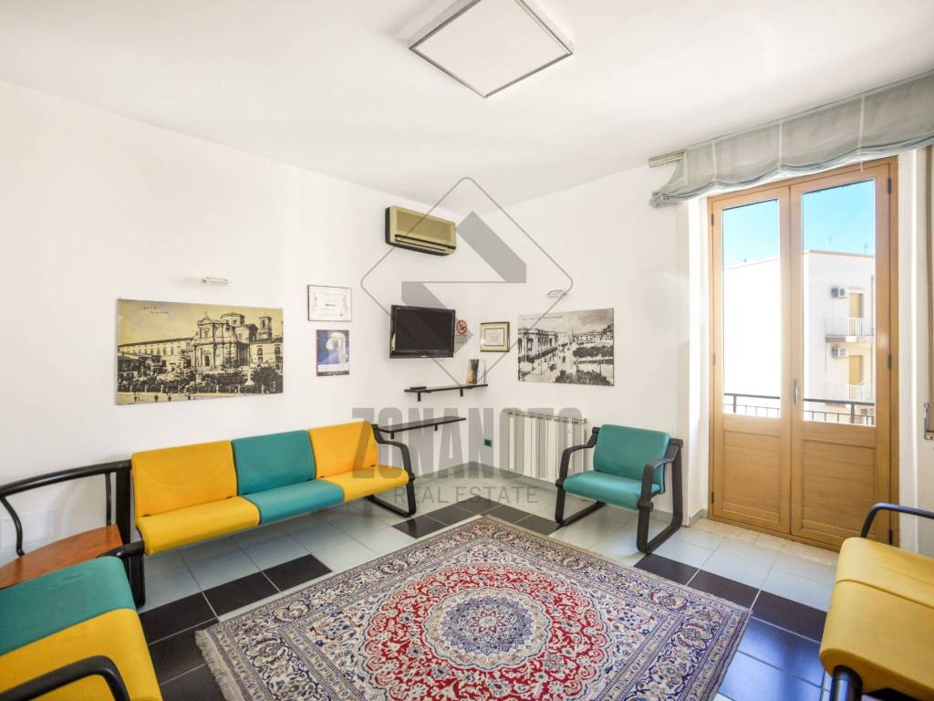 Appartamento a Noto in Piazza Carmelo Sgroi, 3 - Foto 4