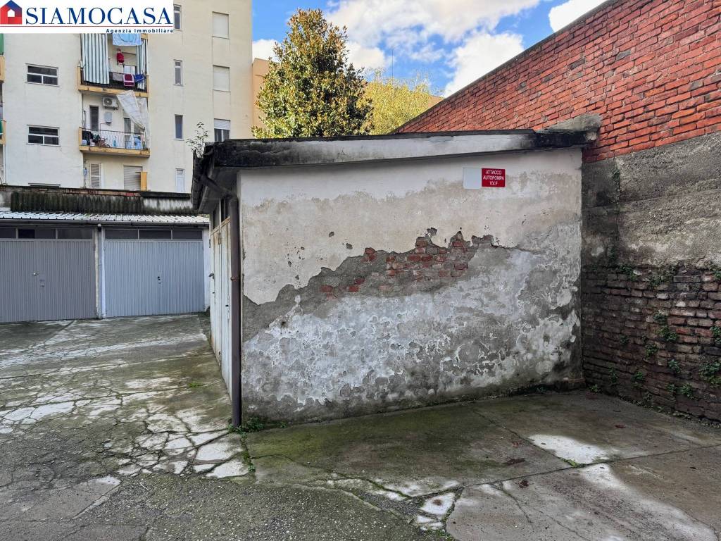 Box / garage a Alessandria in Via Tortona, 82 - Foto 3