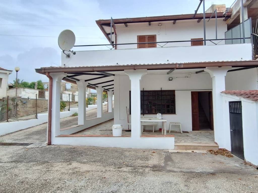 Villa a Aprilia in Via Stura - Foto 2