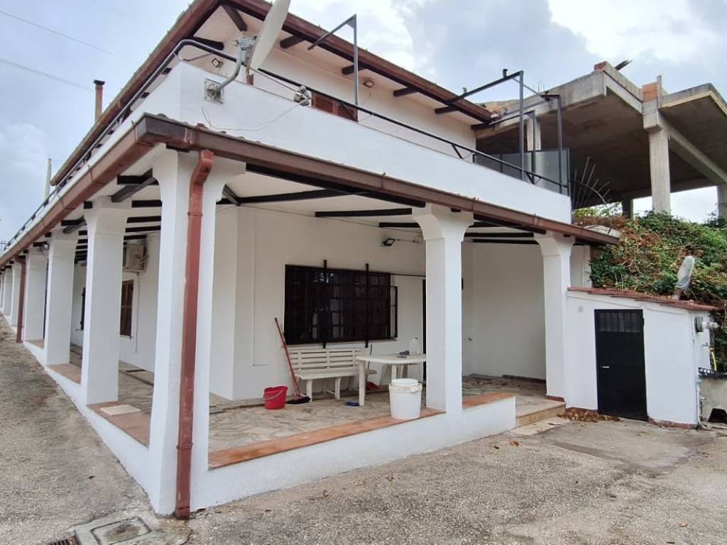 Villa a Aprilia in Via Stura - Foto 3