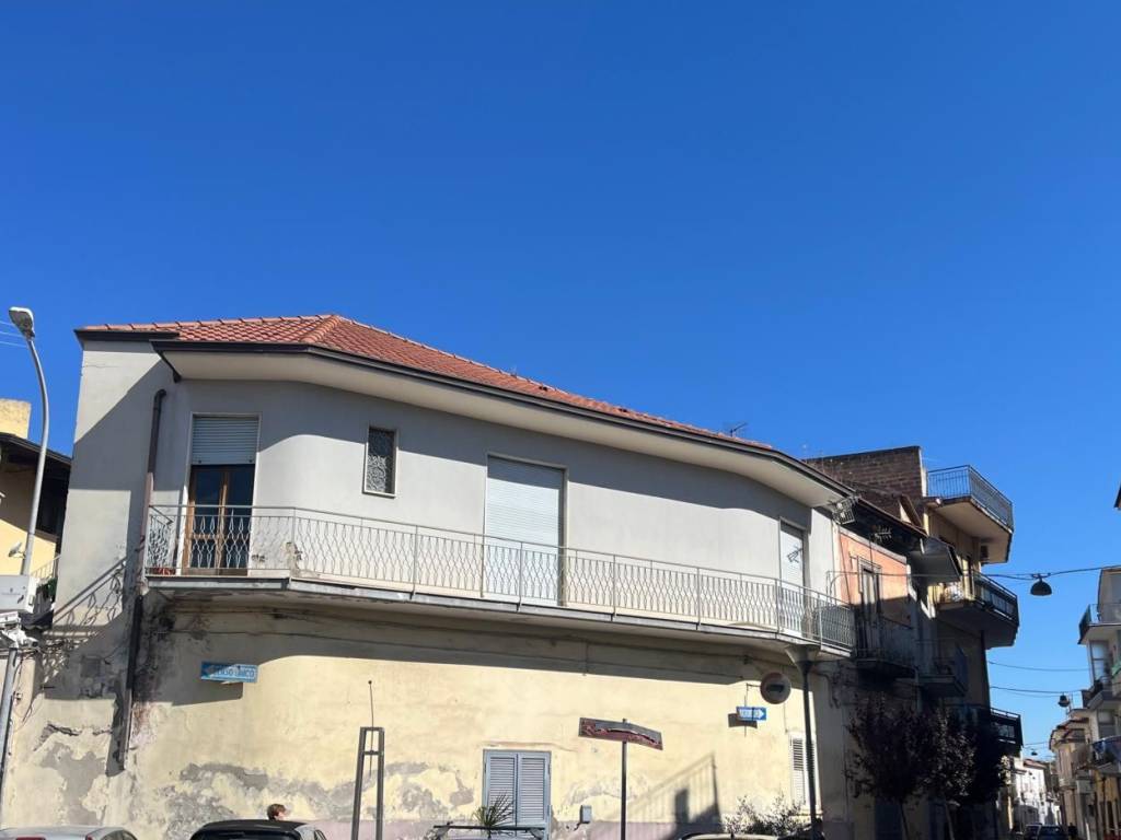 Appartamento a Lusciano in Via Costanzo - Foto 2