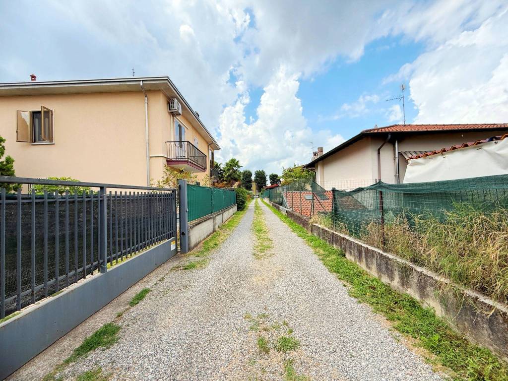Villa a Lonate pozzolo in Via Roma - Foto 3