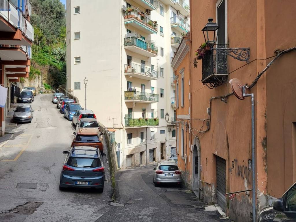 Appartamento a Salerno in Via Madonna del Monte - Foto 2