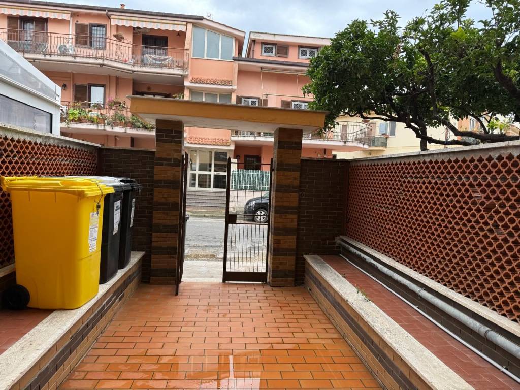Appartamento a Ladispoli in Via Cristoforo Colombo, 47 - Foto 4