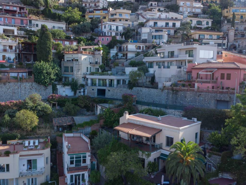 Villa a Taormina in Via Leonardo Da Vinci - Foto 4