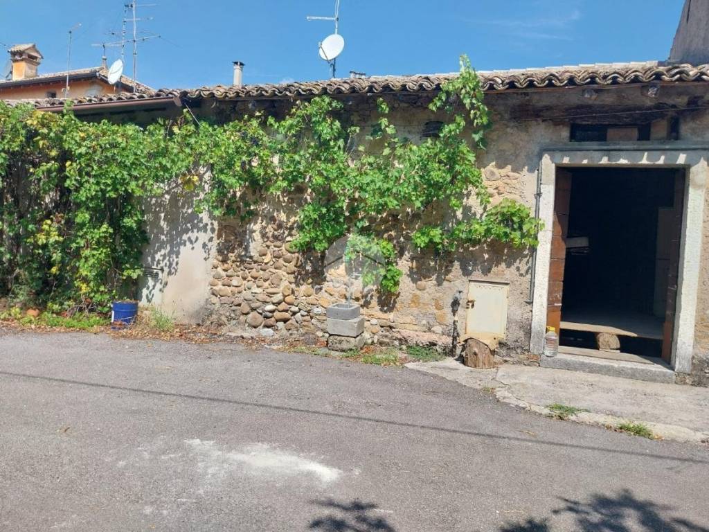 Rustico / casale a Caprino veronese in Via Pragrande, 21 - Foto 3
