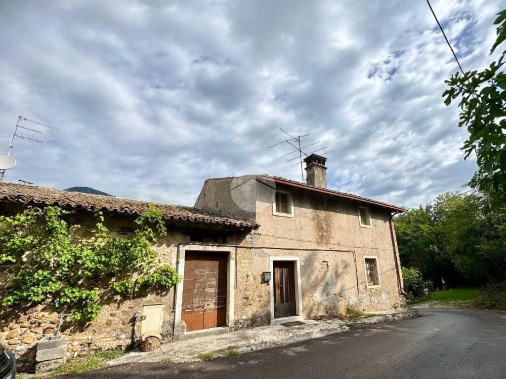 Rustico / casale a Caprino veronese in Via Pragrande, 21 - Foto 5