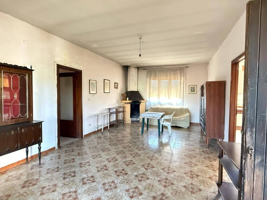Villa a Castel volturno in Viale Jacopo Barozzi, 5 - Foto 2