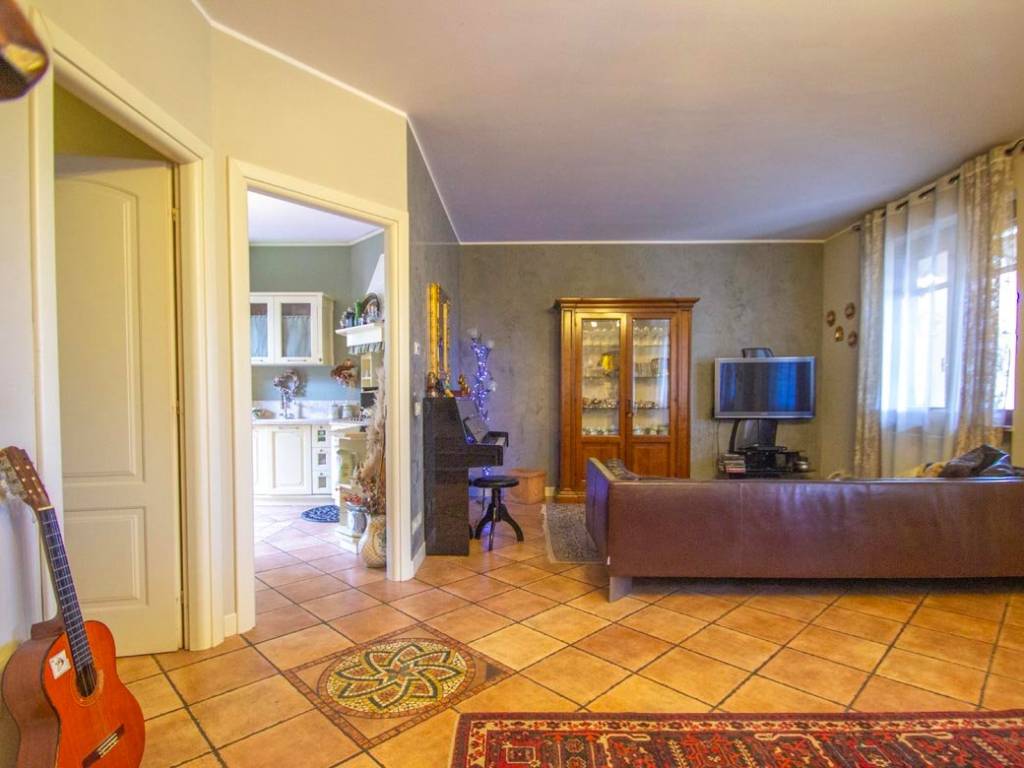 Villa a Zelo buon persico in Via Camillo Benso di Cavour, 5 - Foto 2