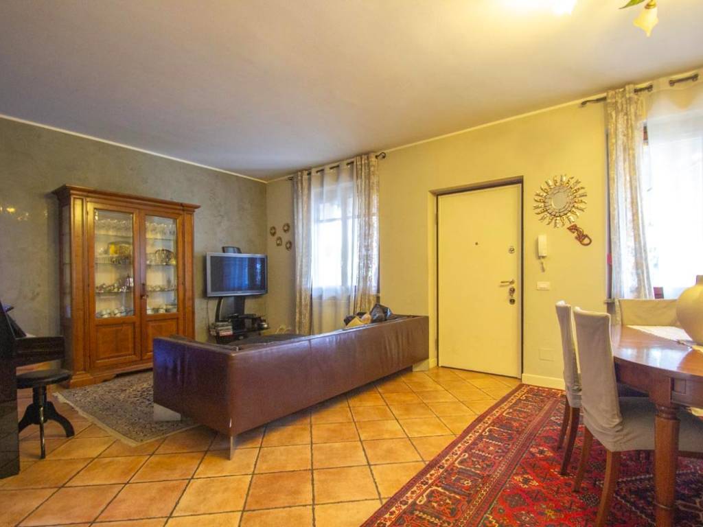 Villa a Zelo buon persico in Via Camillo Benso di Cavour, 5 - Foto 3