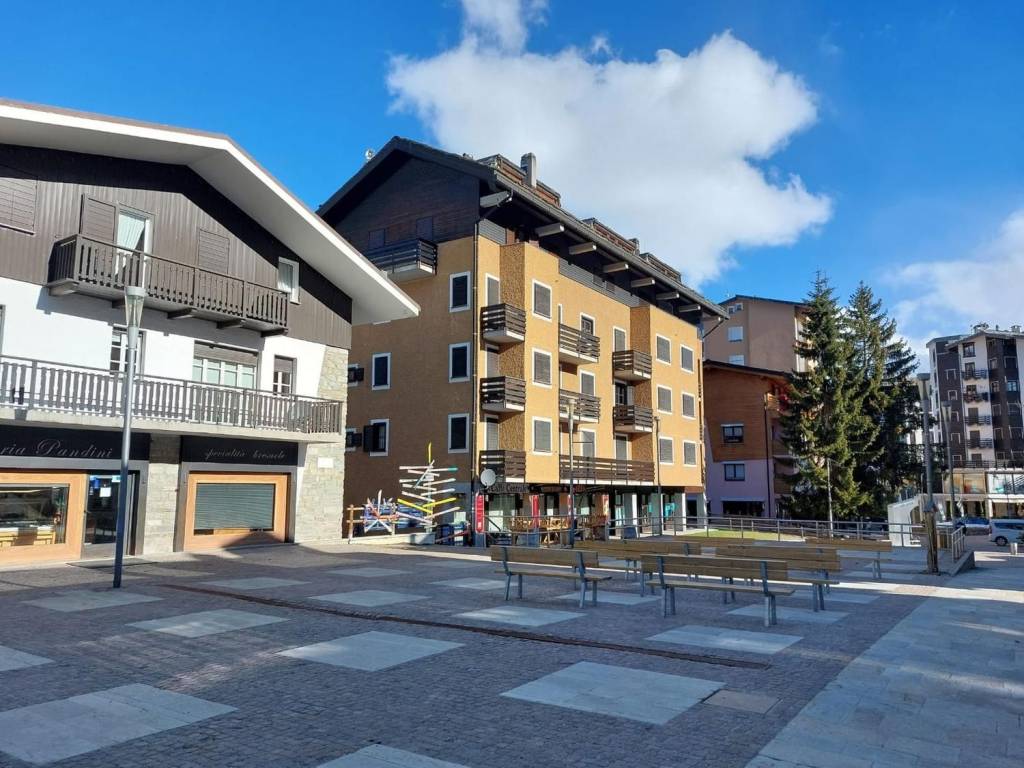 Immobile a Madesimo in PIAZZA BERTACCHI, N. 2 - Foto 3