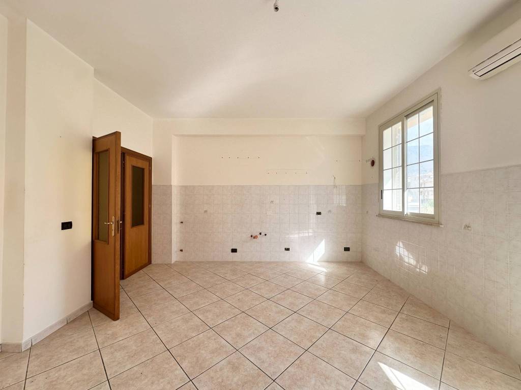 Appartamento a Cinisi in Via Vincenzo Bellini, 22 - Foto 5
