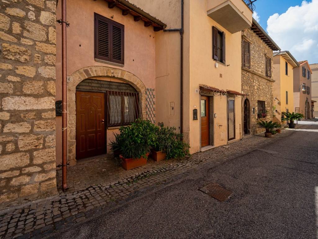 Appartamento a Tarquinia in Via Giosuè Carducci - Foto 2