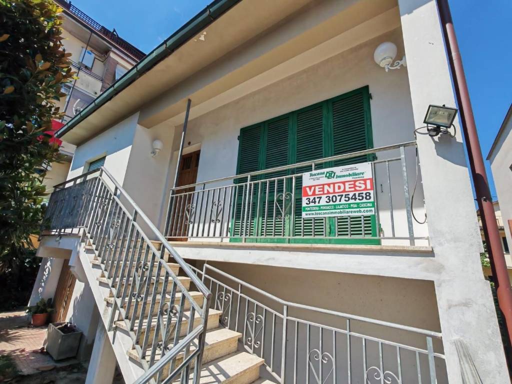 Villa a Ponsacco in Viale I Maggio, - Foto 2