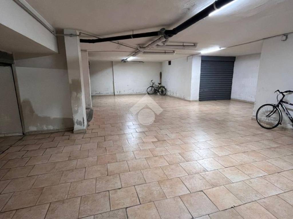 Box / garage a Francavilla fontana in Via Massari, 93 - Foto 3