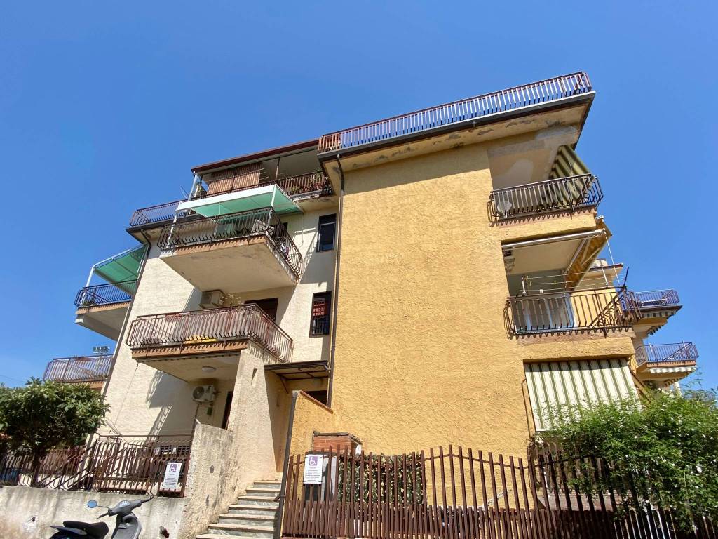 Appartamento a Giardini-naxos in Via Porticato - Foto 2
