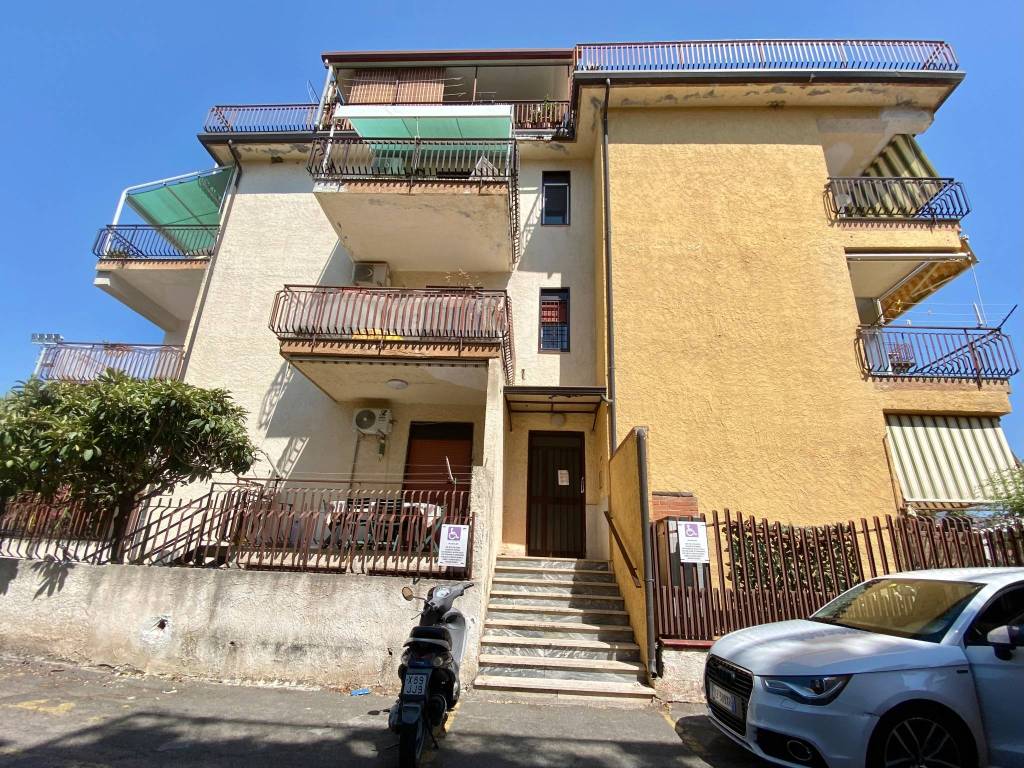 Appartamento a Giardini-naxos in Via Porticato - Foto 4