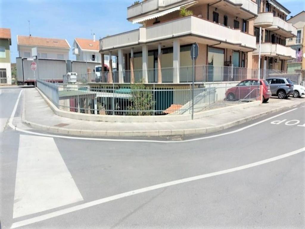 Immobile a Montecosaro in via Roma, N. 65-67 - Foto 4