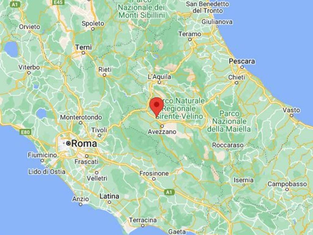 Terreno a Magliano de' marsi in Via Vicinale San Pietro, N. snc - Foto 4